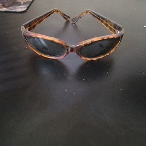 Leopard print sunglasses